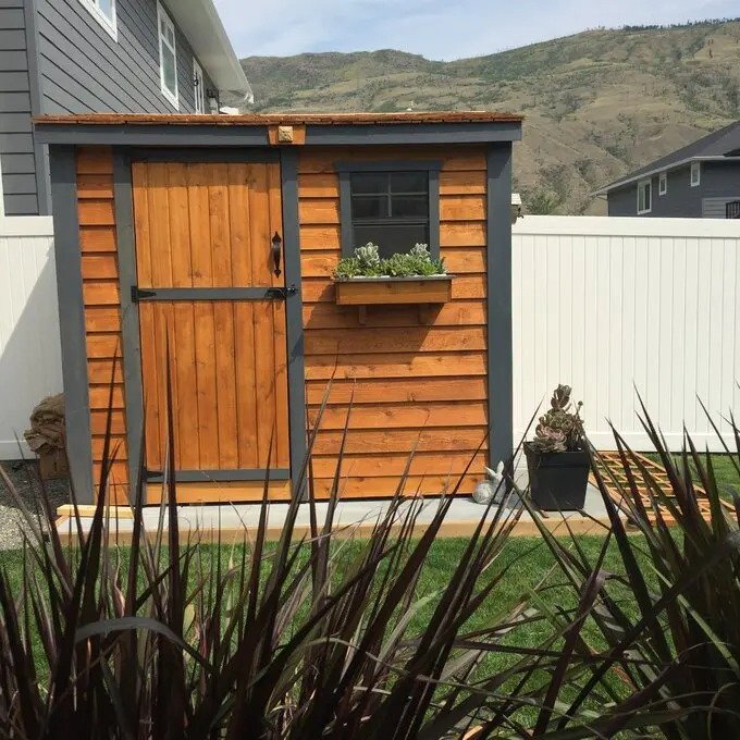 8.5ft wide x 4.5ft deep solid wood lean-to shed